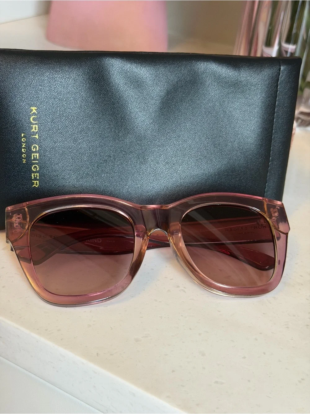 Kurt Geiger NIP Pink sunglasses with branded storage and travel case